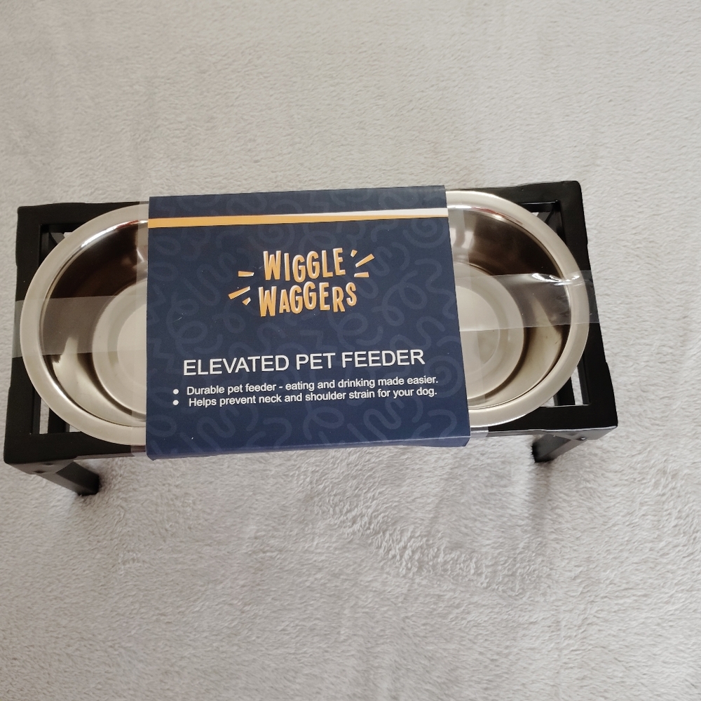 Wiggle Wagers Elevate Pet Feeder   Pet Bowls Small - Medium Cat Or Dog.